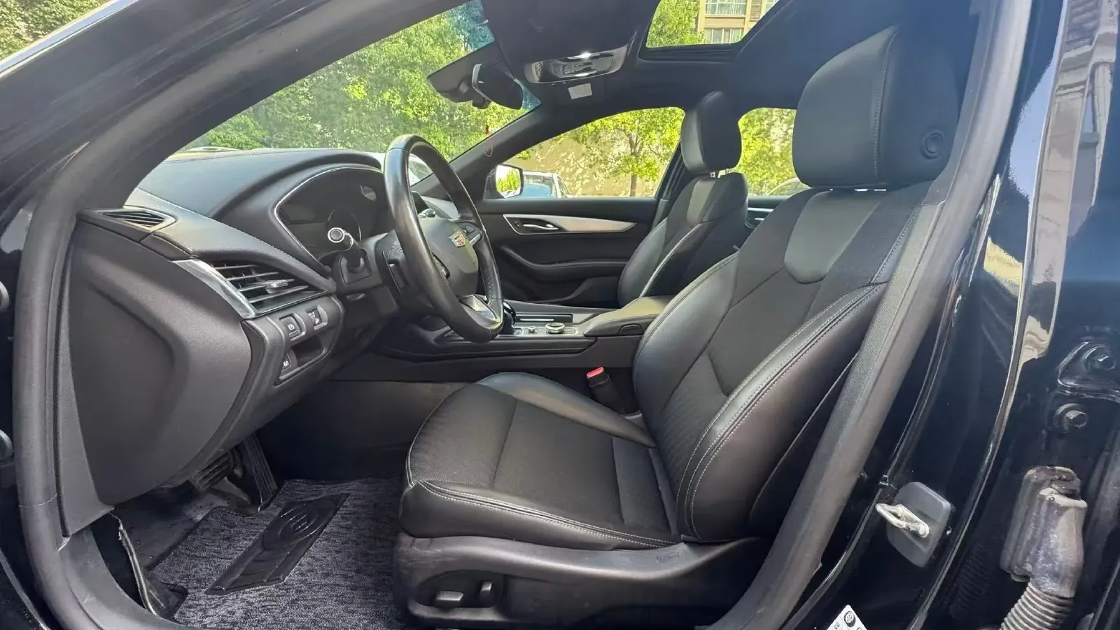 2021 Cadillac CT5 2.0T 237HP L4 10AT,autocango,china used car exporter,china ev exporter,chinese used car exporter,chinese used ev exporter