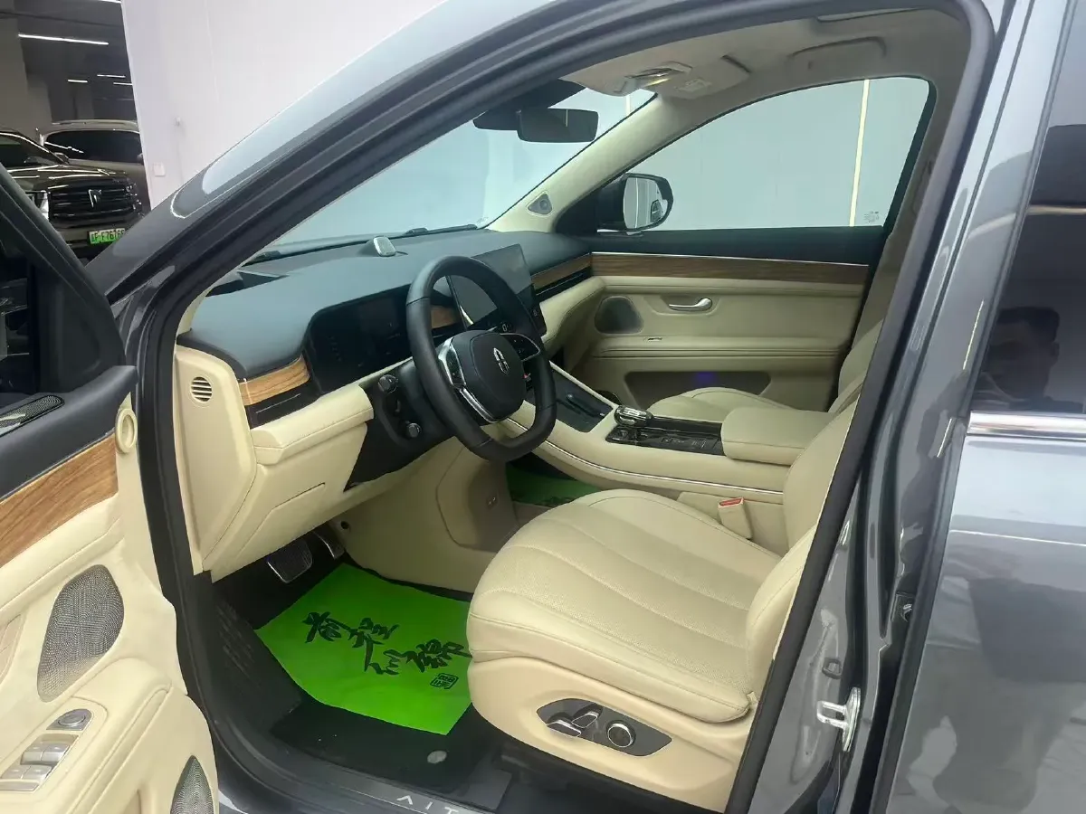 2022 Volvo S60 2.0T 197HP L4 8AT,autocango,china used car exporter,china ev exporter,chinese used car exporter,chinese used ev exporter