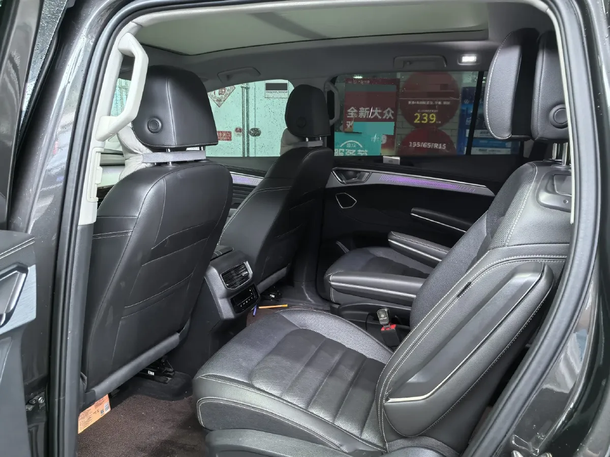 2023 Volkswagen Talagon 2.0T 220HP L4 7DCT,autocango,china used car exporter,china ev exporter,chinese used car exporter,chinese used ev exporter