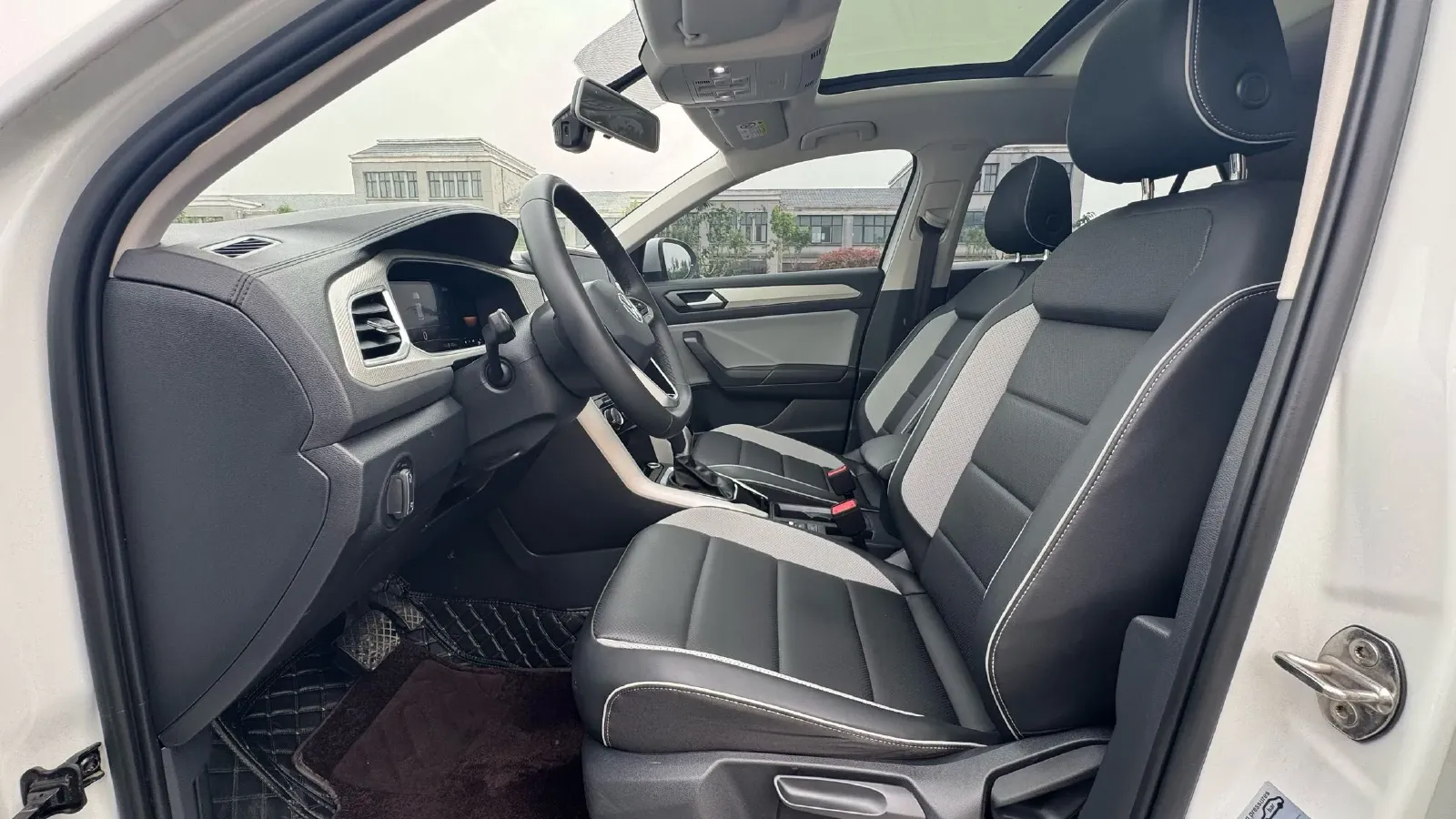 2023 Volkswagen T-Roc 1.4T 150HP L4 7DCT,autocango,china used car exporter,china ev exporter,chinese used car exporter,chinese used ev exporter