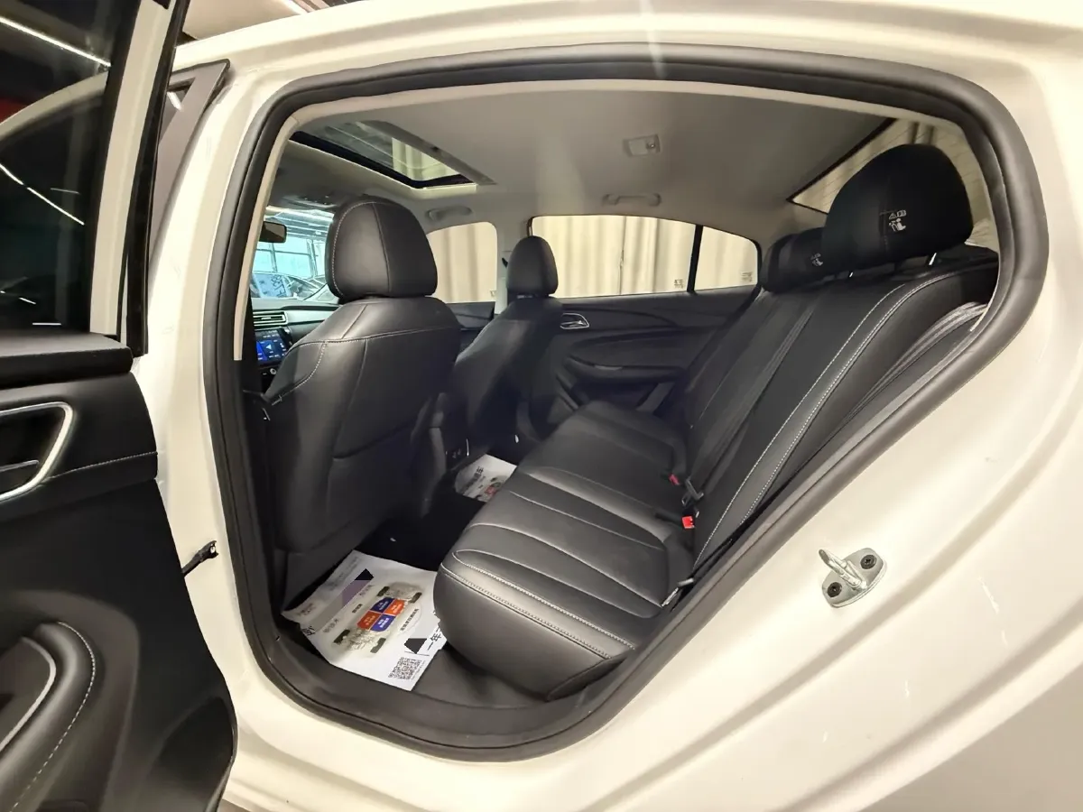 2019 Roewe i5 1.5L 120HP L4 CVT,autocango,china used car exporter,china ev exporter,chinese used car exporter,chinese used ev exporter