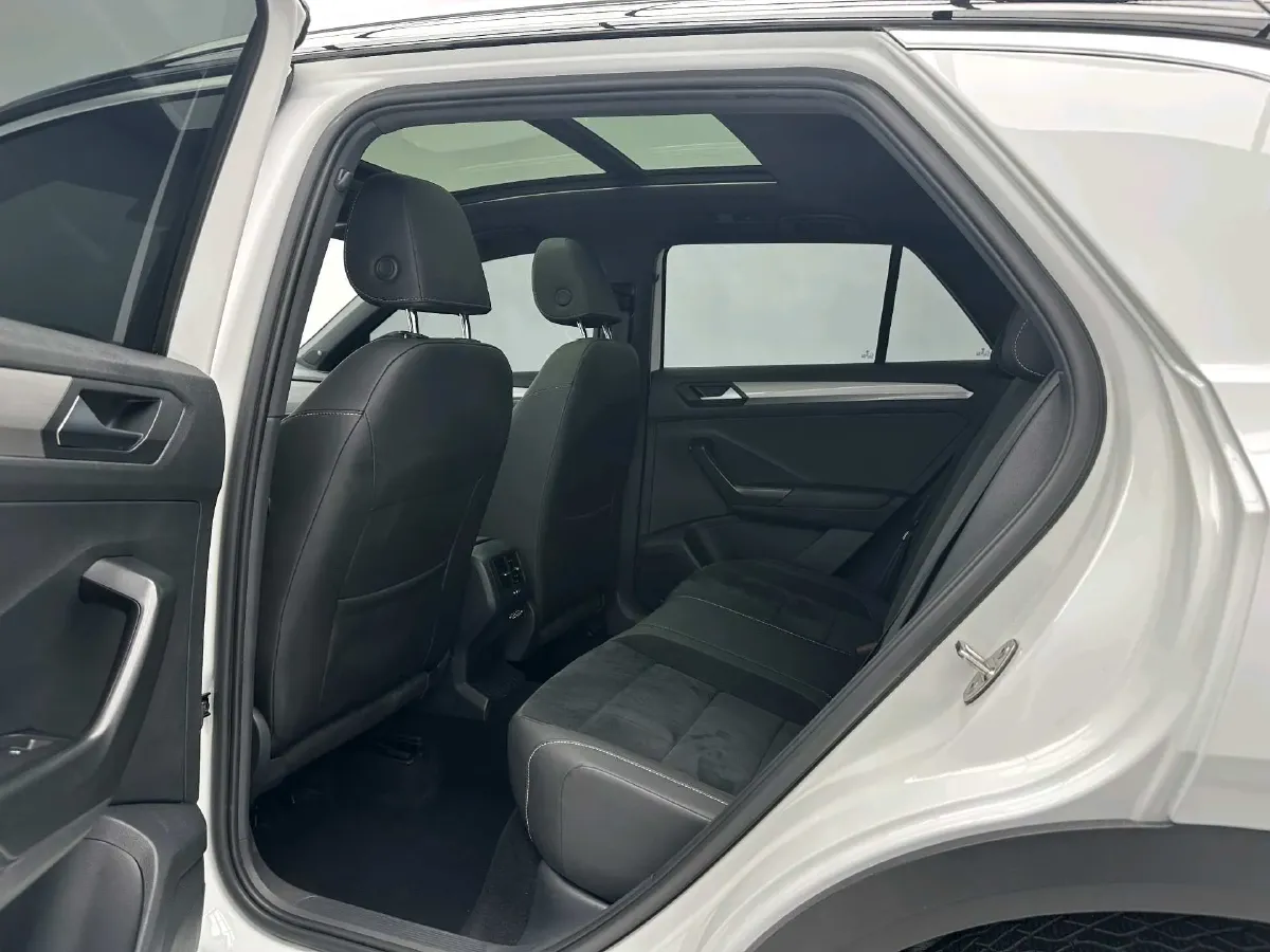 2022 Volkswagen T-Roc 1.4T 150HP L4 7DCT,autocango,china used car exporter,china ev exporter,chinese used car exporter,chinese used ev exporter