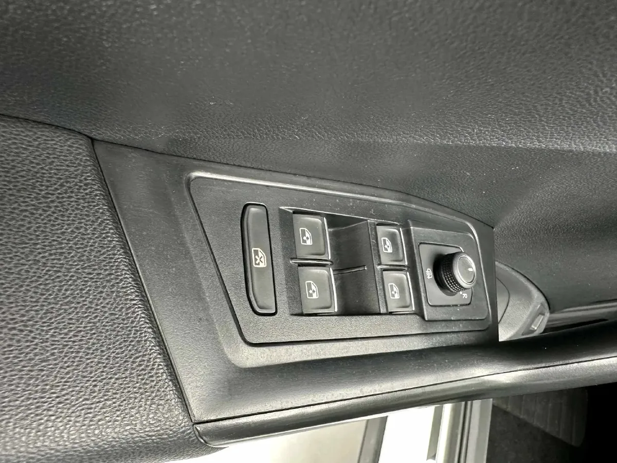 2022 Volkswagen T-Roc 1.4T 150HP L4 7DCT,autocango,china used car exporter,china ev exporter,chinese used car exporter,chinese used ev exporter