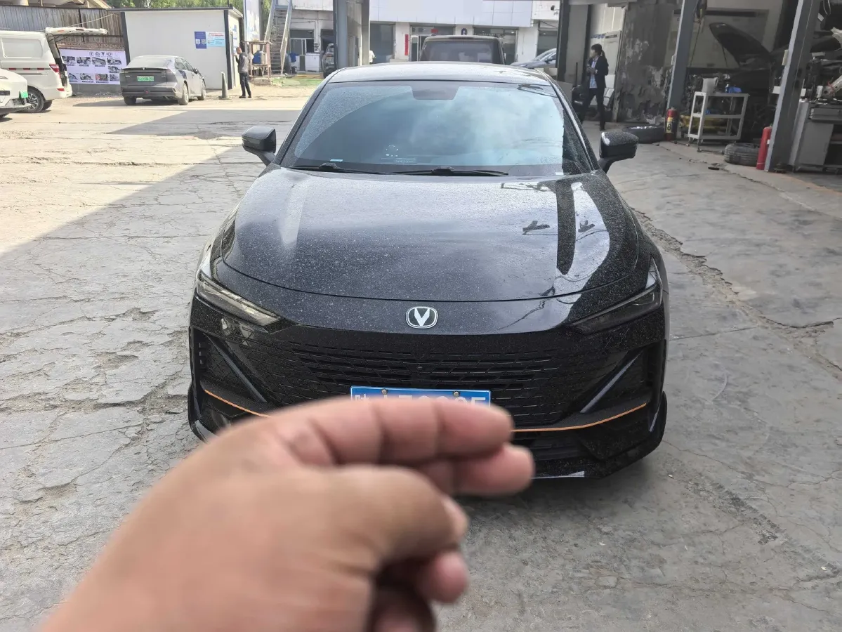 2022 ChangAn UNI-V 1.5T 188HP L4 7DCT,autocango,china used car exporter,china ev exporter,chinese used car exporter,chinese used ev exporter