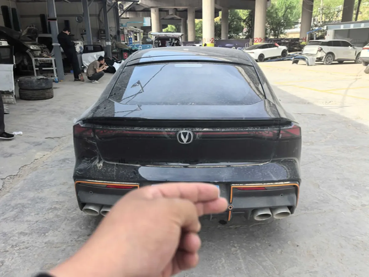 2022 ChangAn UNI-V 1.5T 188HP L4 7DCT,autocango,china used car exporter,china ev exporter,chinese used car exporter,chinese used ev exporter