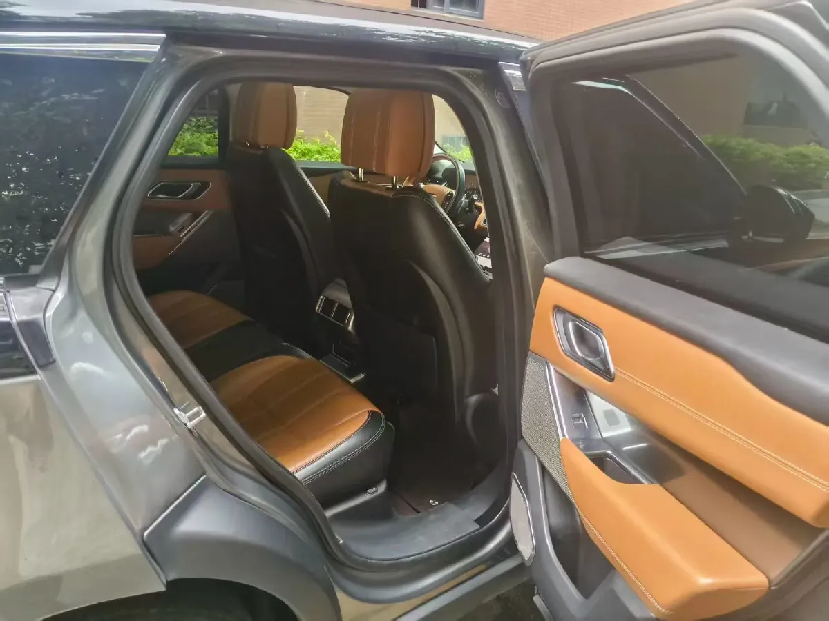 2018 Land Rover Range Rover Velar 2.0T 250HP L4 8AT,autocango,china used car exporter,china ev exporter,chinese used car exporter,chinese used ev exporter