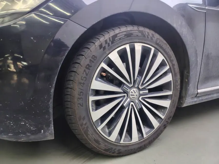 2020 Volkswagen Passat 2.0T 186HP L4 7DCT,autocango,china used car exporter,china ev exporter,chinese used car exporter,chinese used ev exporter