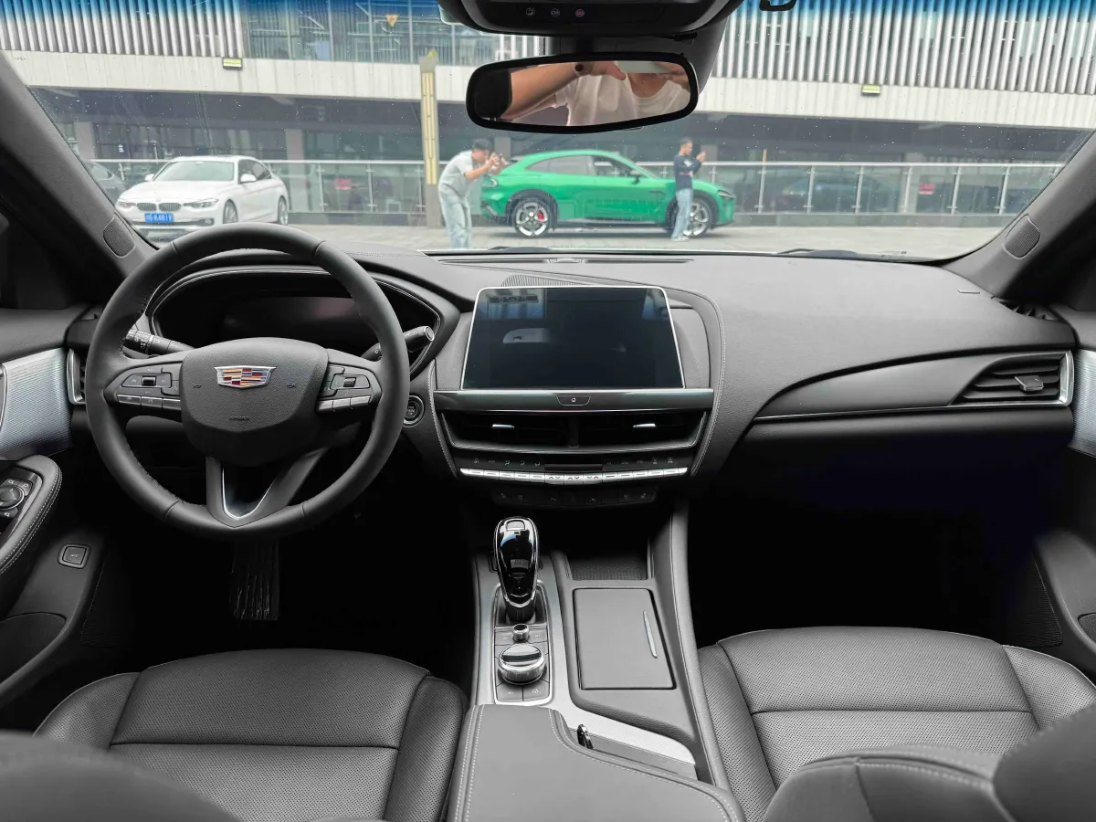 2023 Cadillac CT5 2.0T 237HP L4 10AT,autocango,china used car exporter,china ev exporter,chinese used car exporter,chinese used ev exporter