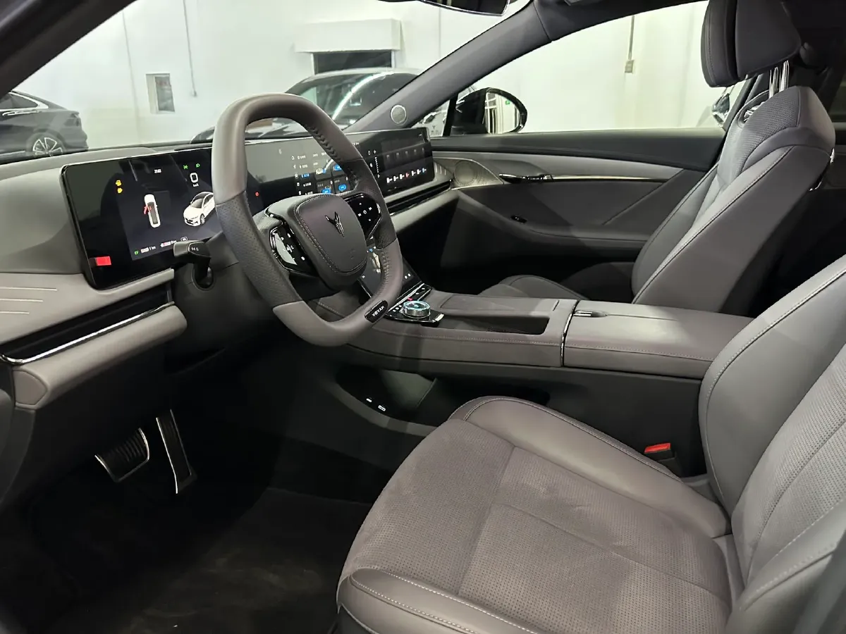 2024 Voyah ZhuiGuang 1.5T 136HP L4 PHEV 43KWH,autocango,china used car exporter,china ev exporter,chinese used car exporter,chinese used ev exporter