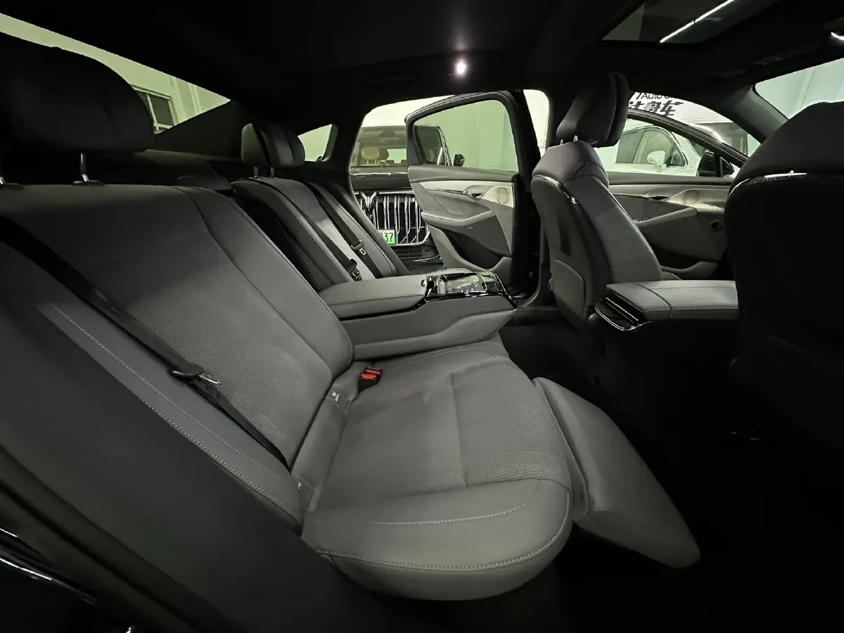 2024 Voyah ZhuiGuang 1.5T 136HP L4 PHEV 43KWH,autocango,china used car exporter,china ev exporter,chinese used car exporter,chinese used ev exporter