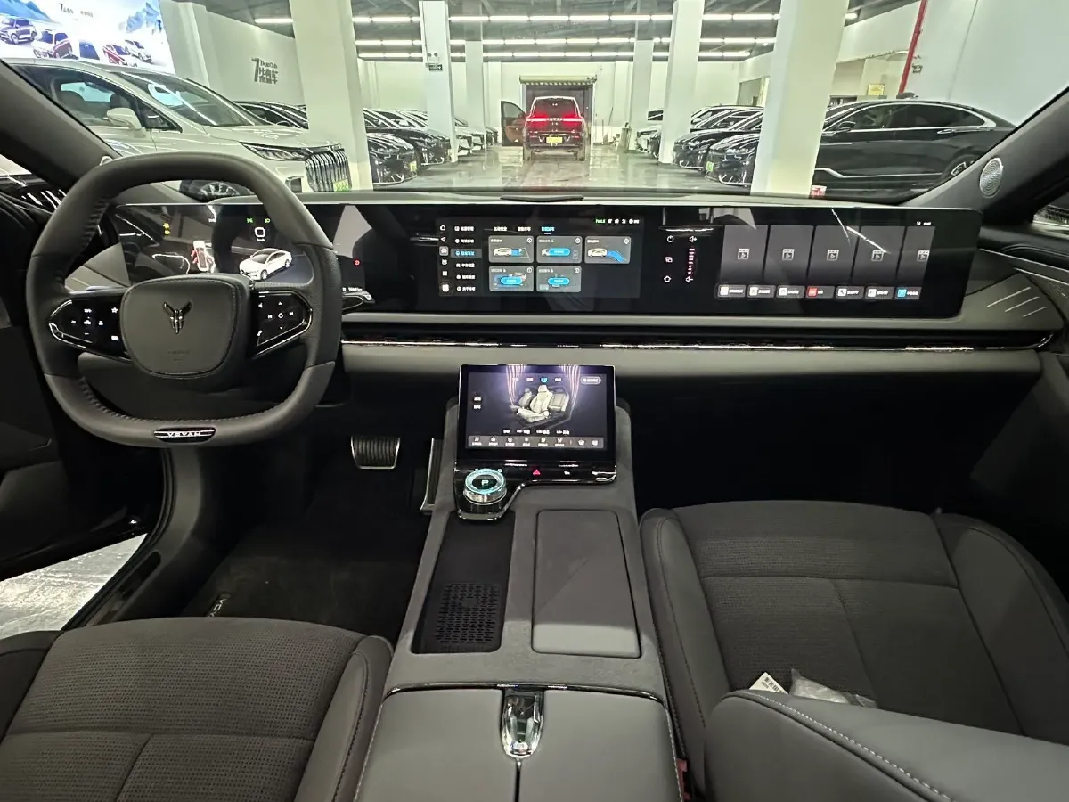 2024 Voyah ZhuiGuang 1.5T 136HP L4 PHEV 43KWH,autocango,china used car exporter,china ev exporter,chinese used car exporter,chinese used ev exporter