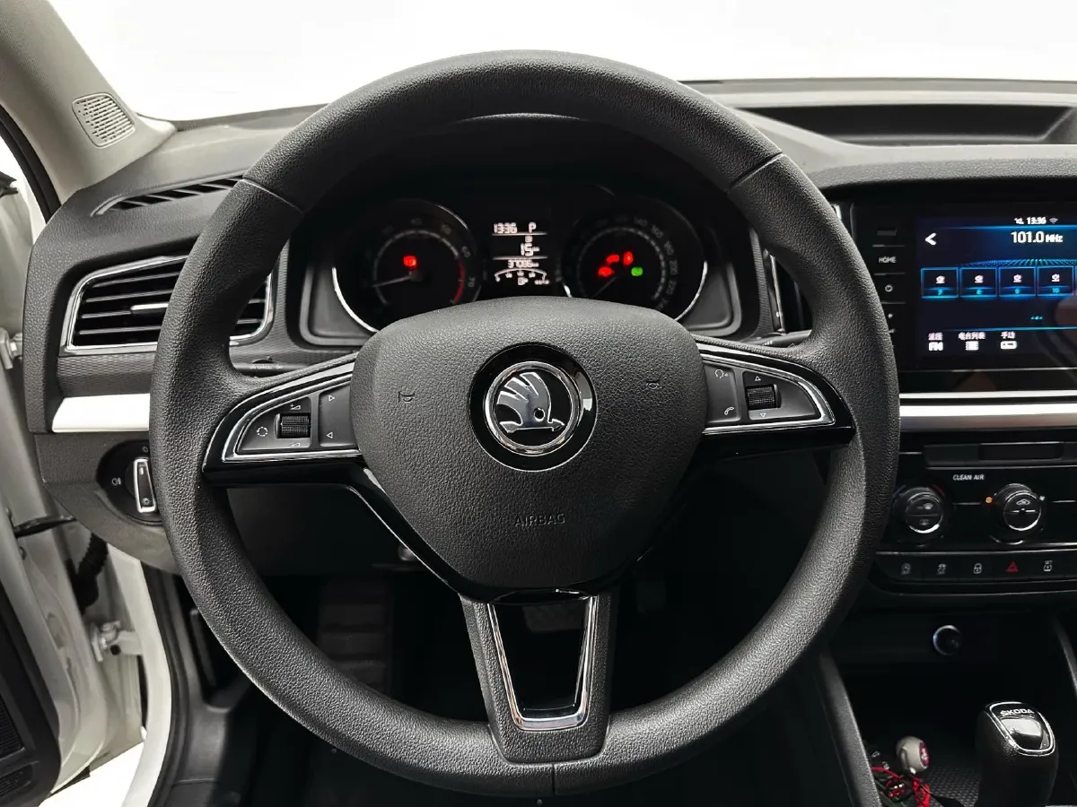 2022 Skoda Kamiq 1.5L 112HP L4 6AT,autocango,china used car exporter,china ev exporter,chinese used car exporter,chinese used ev exporter