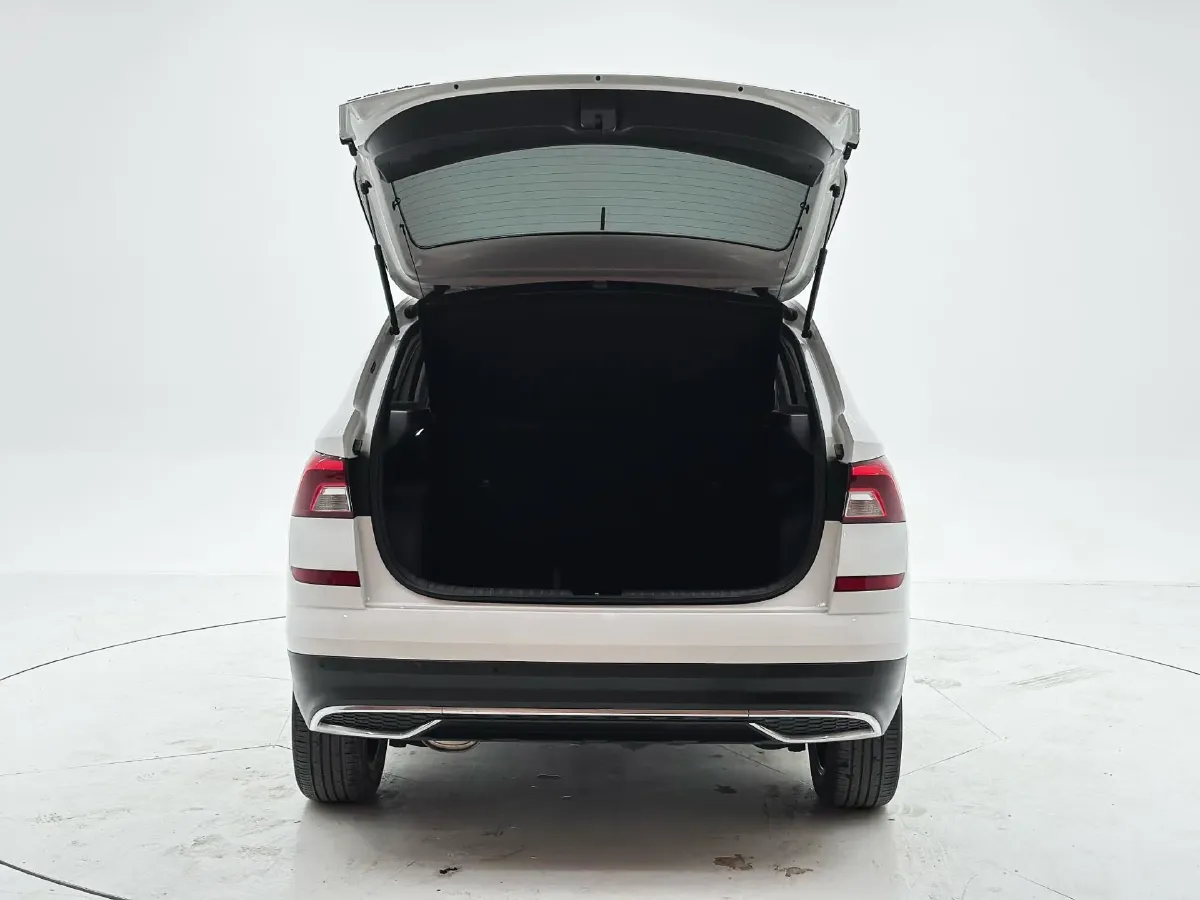 2022 Skoda Kamiq 1.5L 112HP L4 6AT,autocango,china used car exporter,china ev exporter,chinese used car exporter,chinese used ev exporter