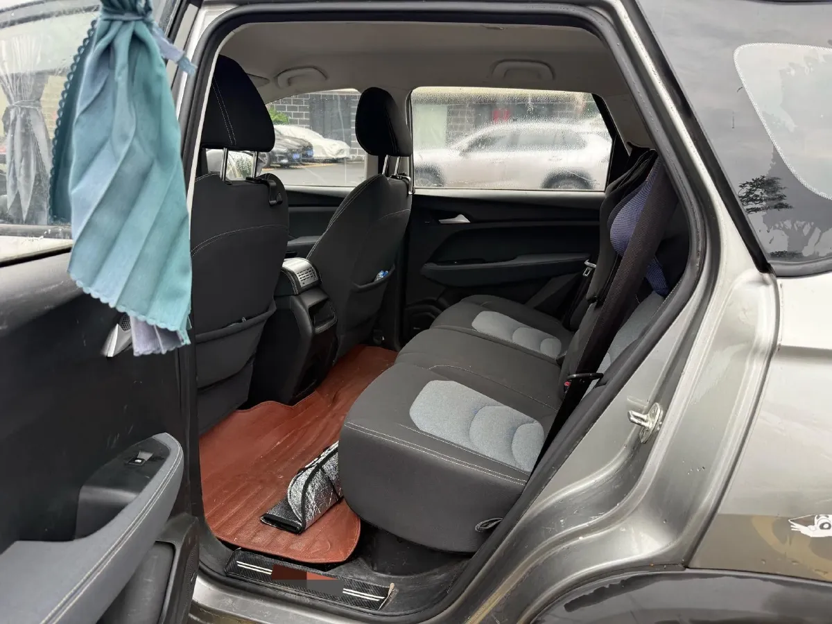 2018 BaoJun 530 1.5T 150HP L4 6MT,autocango,china used car exporter,china ev exporter,chinese used car exporter,chinese used ev exporter