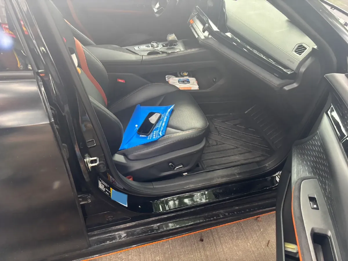 2022 ChangAn UNI-V 1.5T 188HP L4 7DCT,autocango,china used car exporter,china ev exporter,chinese used car exporter,chinese used ev exporter