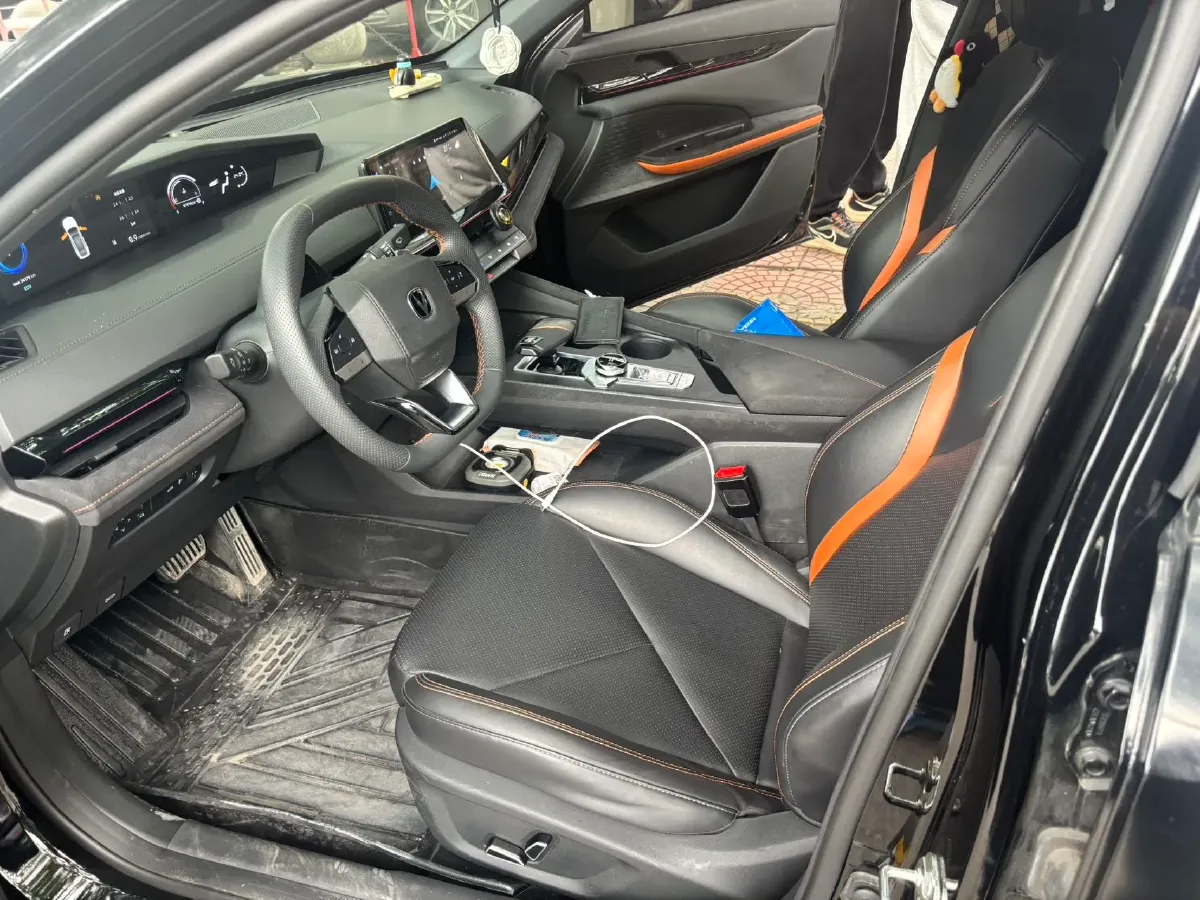 2022 ChangAn UNI-V 1.5T 188HP L4 7DCT,autocango,china used car exporter,china ev exporter,chinese used car exporter,chinese used ev exporter