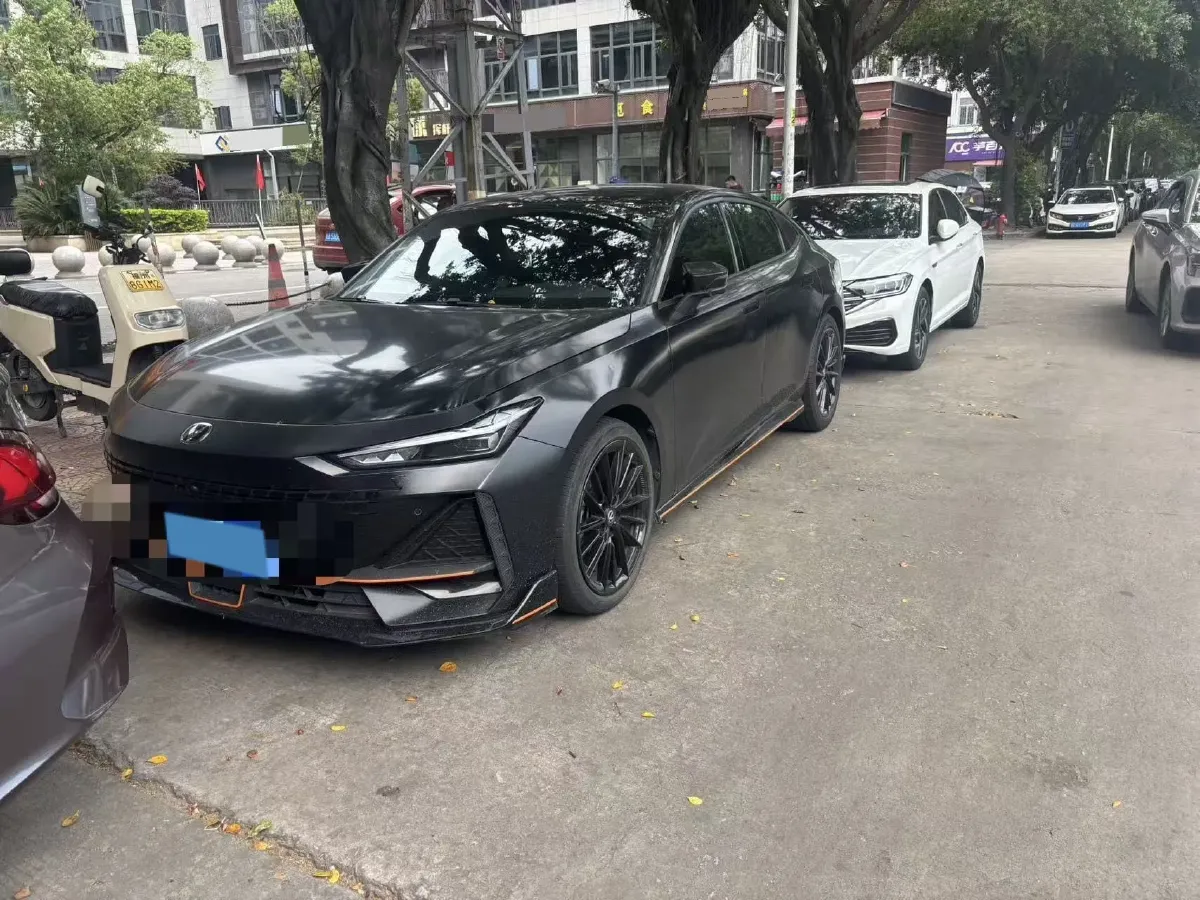 2022 ChangAn UNI-V 1.5T 188HP L4 7DCT,autocango,china used car exporter,china ev exporter,chinese used car exporter,chinese used ev exporter
