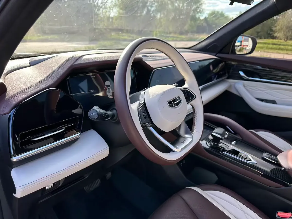 2021 Geely Monjaro 2.0T 218HP L4 7DCT,autocango,china used car exporter,china ev exporter,chinese used car exporter,chinese used ev exporter