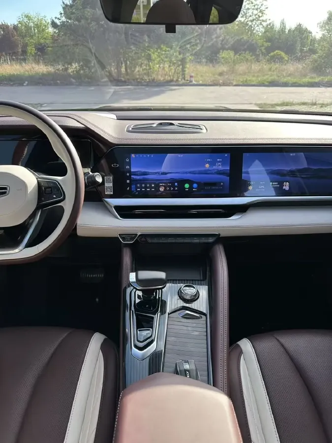 2021 Geely Monjaro 2.0T 218HP L4 7DCT,autocango,china used car exporter,china ev exporter,chinese used car exporter,chinese used ev exporter