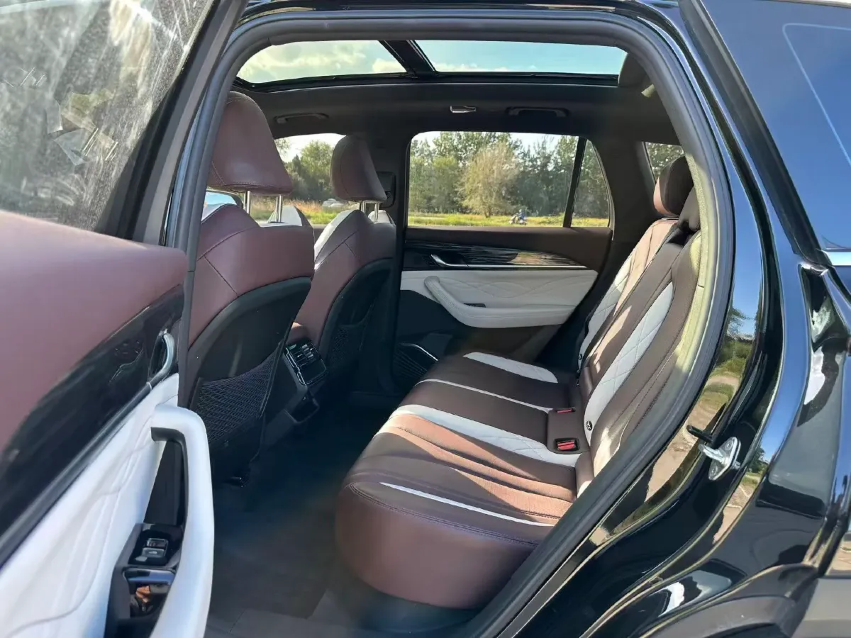 2021 Geely Monjaro 2.0T 218HP L4 7DCT,autocango,china used car exporter,china ev exporter,chinese used car exporter,chinese used ev exporter