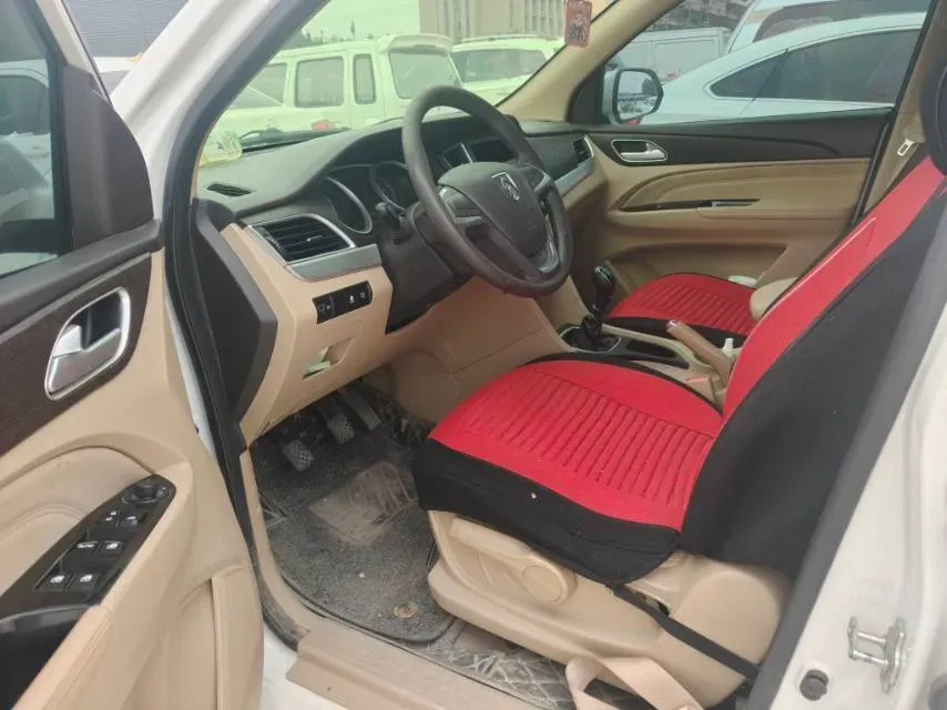 2018 BaoJun 530 1.5T 150HP L4 6MT,autocango,china used car exporter,china ev exporter,chinese used car exporter,chinese used ev exporter