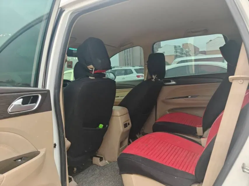 2018 BaoJun 530 1.5T 150HP L4 6MT,autocango,china used car exporter,china ev exporter,chinese used car exporter,chinese used ev exporter