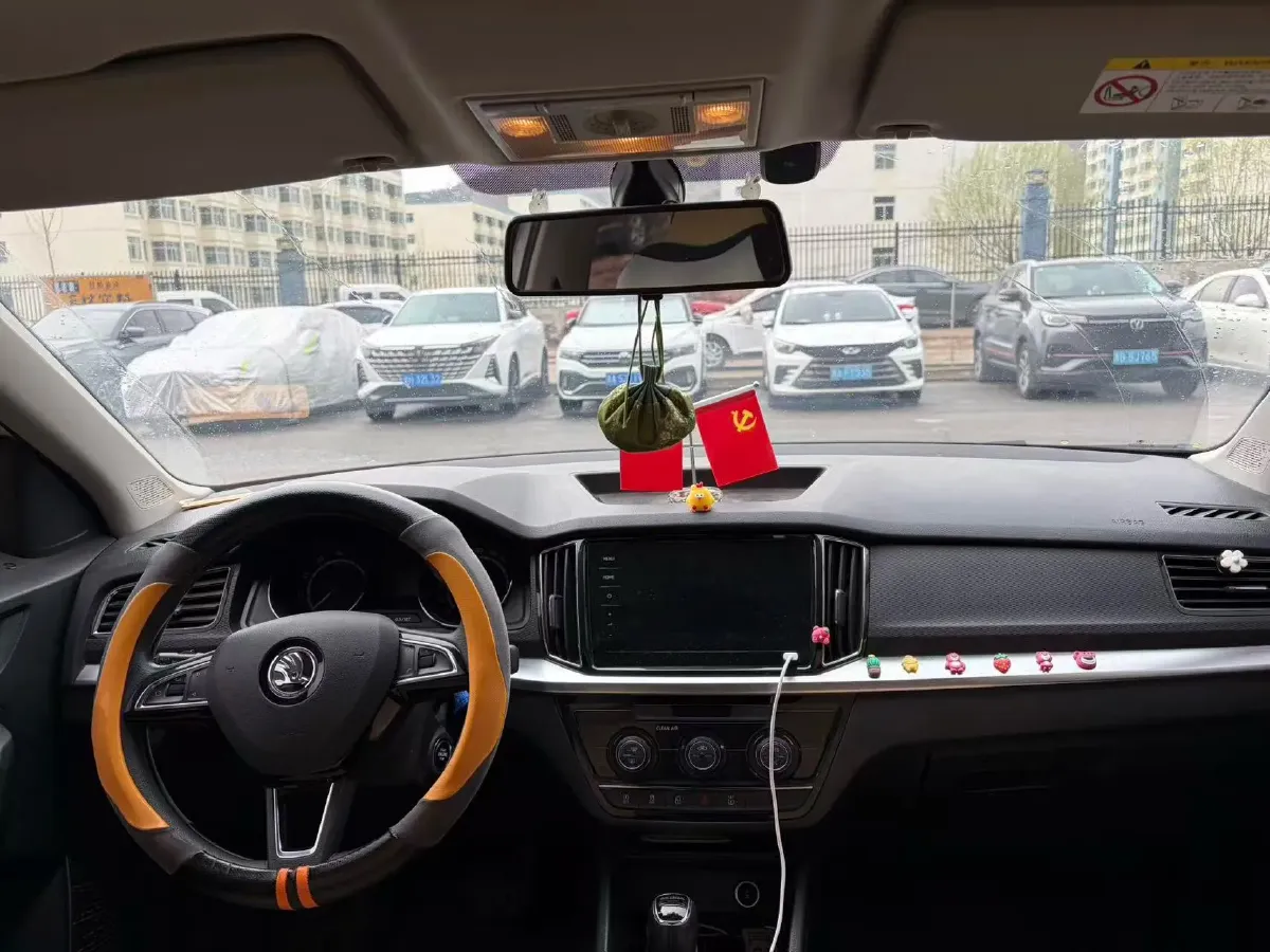 2022 Skoda Kamiq 1.5L 112HP L4 6AT,autocango,china used car exporter,china ev exporter,chinese used car exporter,chinese used ev exporter