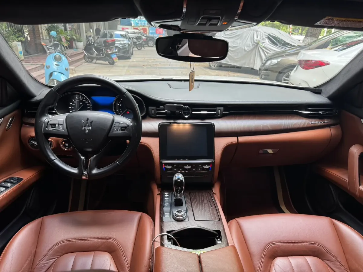 2018 Maserati Quattroporte 3.0T 350HP V6 8AT,autocango,china used car exporter,china ev exporter,chinese used car exporter,chinese used ev exporter