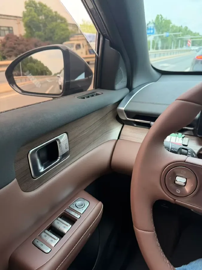 2024 WuLing XingGuangS BEV 60KWH,autocango,china used car exporter,china ev exporter,chinese used car exporter,chinese used ev exporter