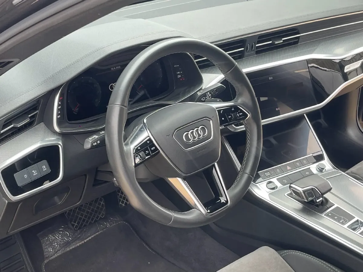 2021 Audi A6L 2.0T 190HP L4 7DCT,autocango,china used car exporter,china ev exporter,chinese used car exporter,chinese used ev exporter