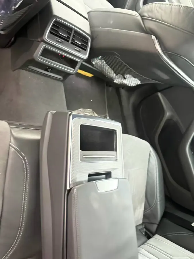 2021 Audi A6L 2.0T 190HP L4 7DCT,autocango,china used car exporter,china ev exporter,chinese used car exporter,chinese used ev exporter