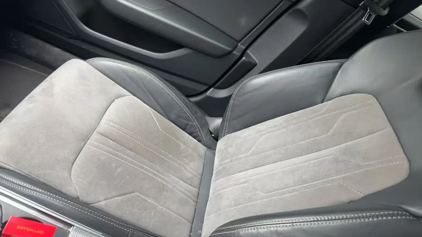 2021 Audi A6L 2.0T 190HP L4 7DCT,autocango,china used car exporter,china ev exporter,chinese used car exporter,chinese used ev exporter