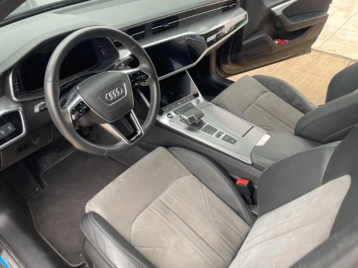 2021 Audi A6L 2.0T 190HP L4 7DCT,autocango,china used car exporter,china ev exporter,chinese used car exporter,chinese used ev exporter