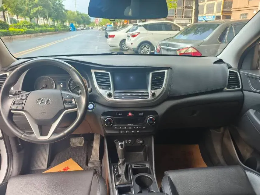 2015 Hyundai Tucson 1.6T 177HP L4 7DCT,autocango,china used car exporter,china ev exporter,chinese used car exporter,chinese used ev exporter