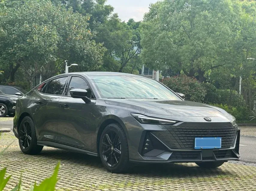 2022 ChangAn UNI-V 1.5T 188HP L4 7DCT,autocango,china used car exporter,china ev exporter,chinese used car exporter,chinese used ev exporter