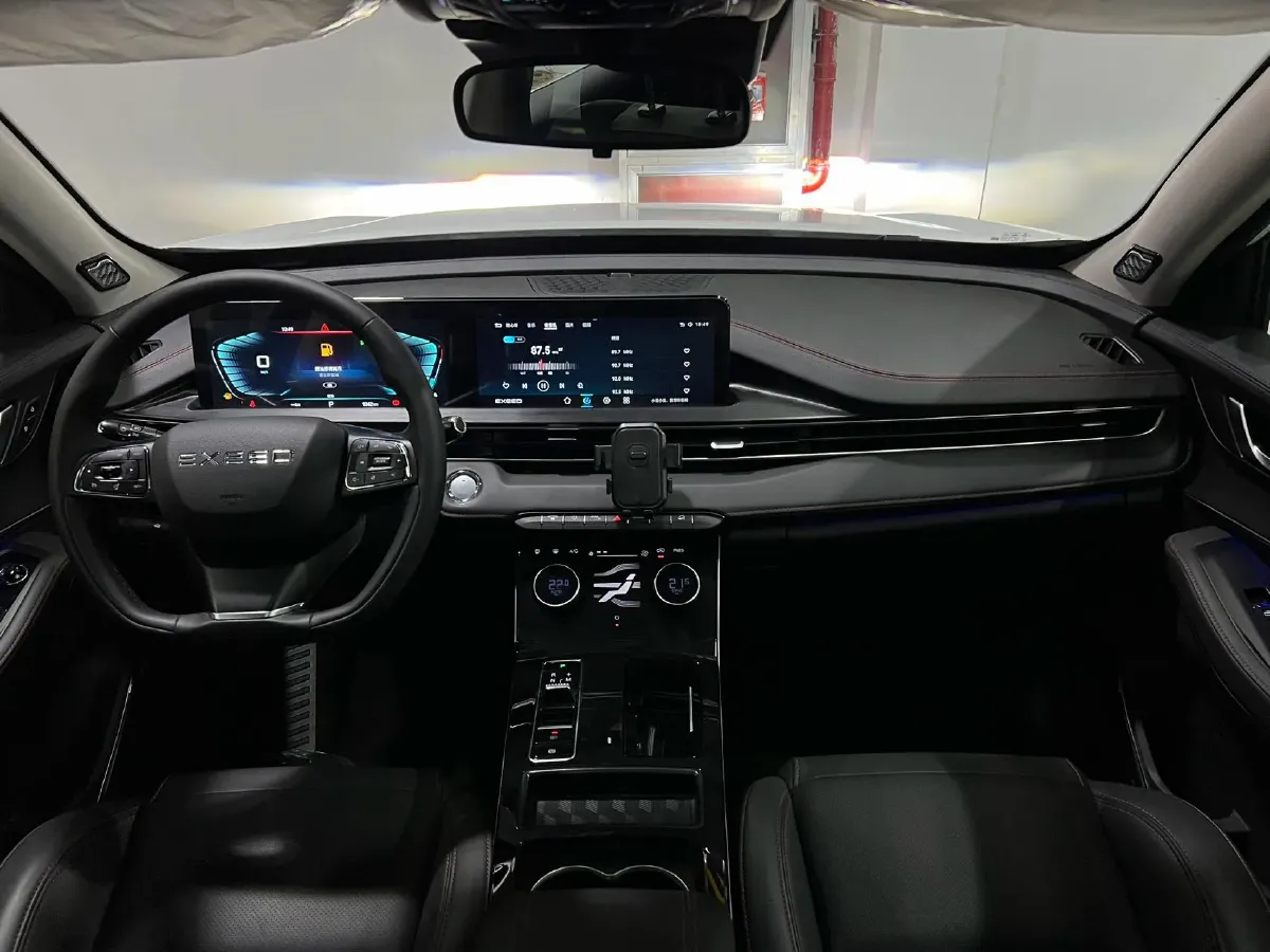 2022 ChangAn Oshan X7 Plus 1.5T 188HP L4 7DCT,autocango,china used car exporter,china ev exporter,chinese used car exporter,chinese used ev exporter