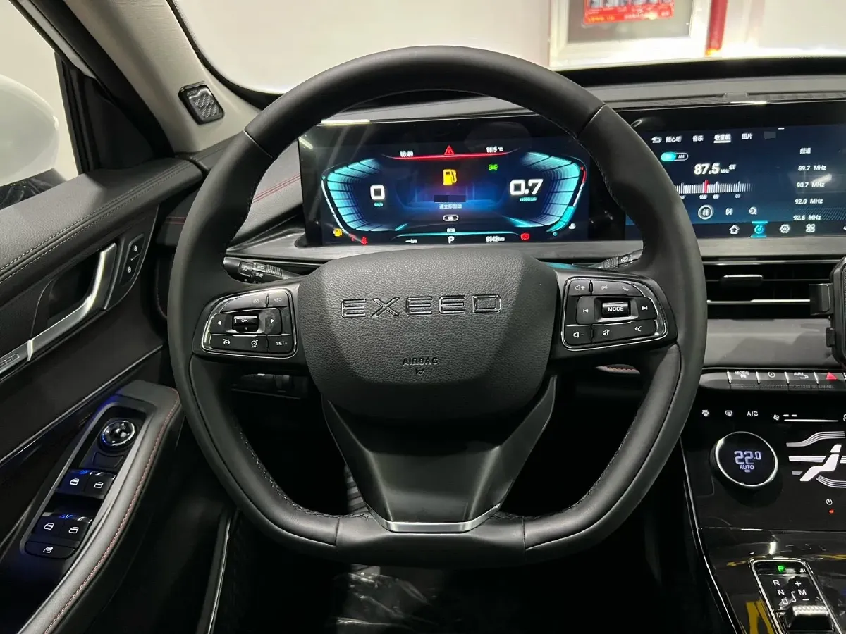 2022 ChangAn Oshan X7 Plus 1.5T 188HP L4 7DCT,autocango,china used car exporter,china ev exporter,chinese used car exporter,chinese used ev exporter