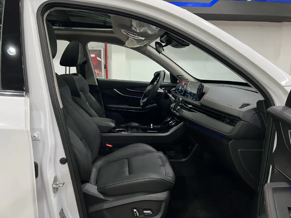 2022 ChangAn Oshan X7 Plus 1.5T 188HP L4 7DCT,autocango,china used car exporter,china ev exporter,chinese used car exporter,chinese used ev exporter