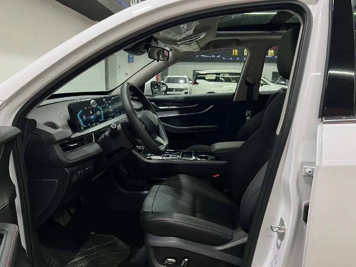 2022 ChangAn Oshan X7 Plus 1.5T 188HP L4 7DCT,autocango,china used car exporter,china ev exporter,chinese used car exporter,chinese used ev exporter