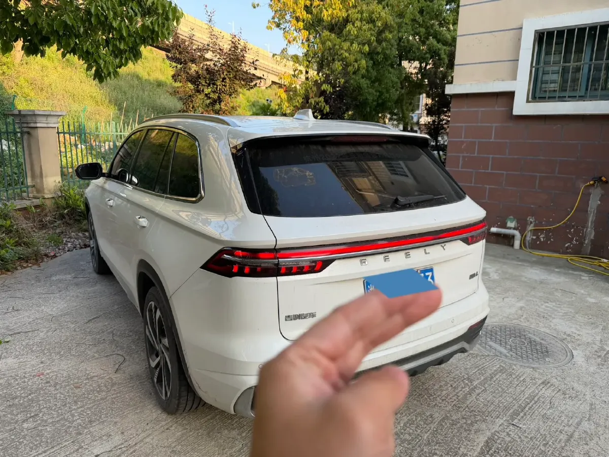 2021 Geely Monjaro 2.0T 218HP L4 7DCT,autocango,china used car exporter,china ev exporter,chinese used car exporter,chinese used ev exporter