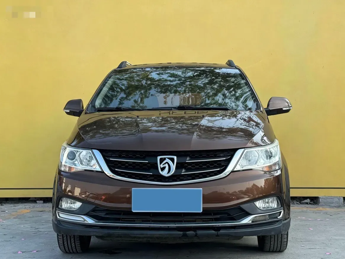 2016 BaoJun 730 1.5L 112HP L4 5MT,autocango,china used car exporter,china ev exporter,chinese used car exporter,chinese used ev exporter