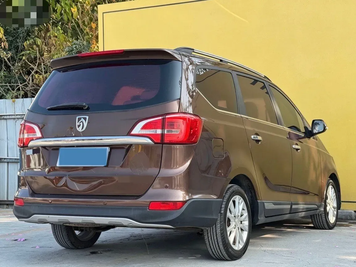 2016 BaoJun 730 1.5L 112HP L4 5MT,autocango,china used car exporter,china ev exporter,chinese used car exporter,chinese used ev exporter
