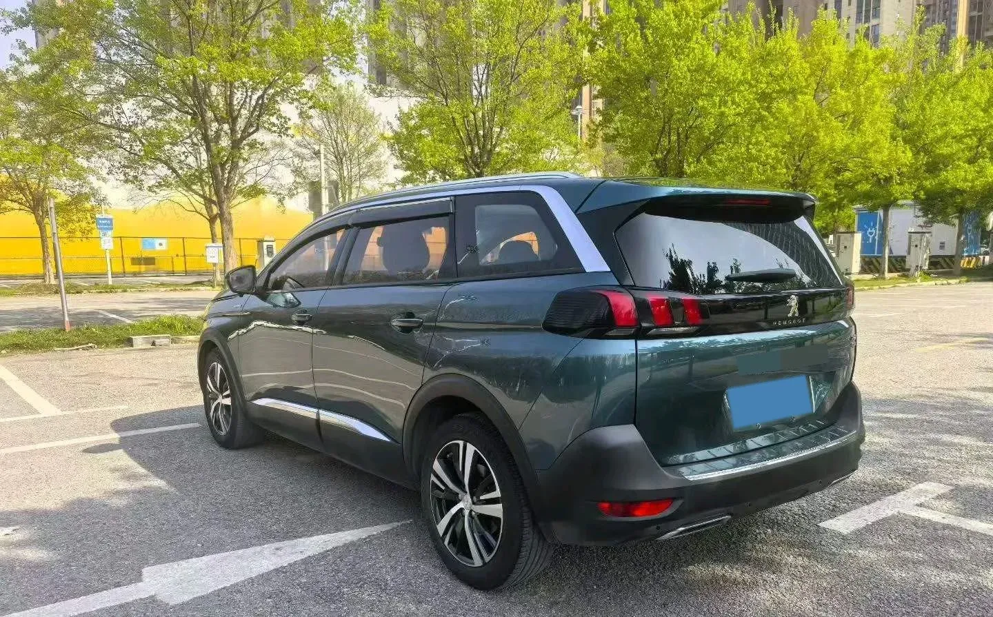 2019 Peugeot 5008 1.6T 167HP L4 6AT,autocango,china used car exporter,china ev exporter,chinese used car exporter,chinese used ev exporter