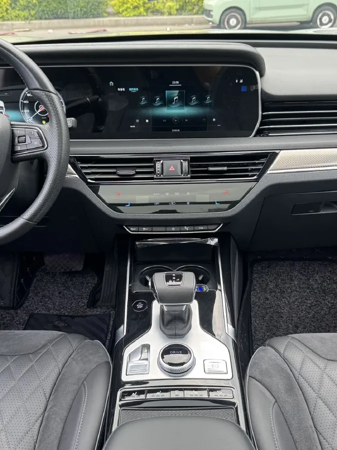 2022 HongQi HS5 2.0T 224HP L4 6AT,autocango,china used car exporter,china ev exporter,chinese used car exporter,chinese used ev exporter