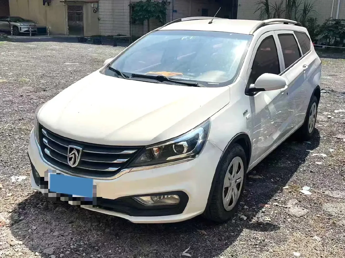 2017 BaoJun 310W 1.5L 112HP L4 6MT,autocango,china used car exporter,china ev exporter,chinese used car exporter,chinese used ev exporter