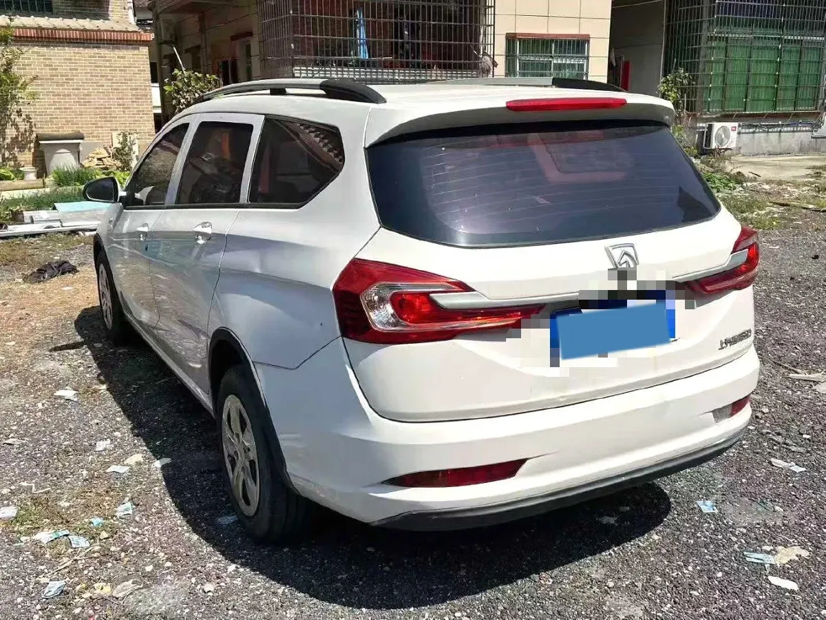 2017 BaoJun 310W 1.5L 112HP L4 6MT,autocango,china used car exporter,china ev exporter,chinese used car exporter,chinese used ev exporter