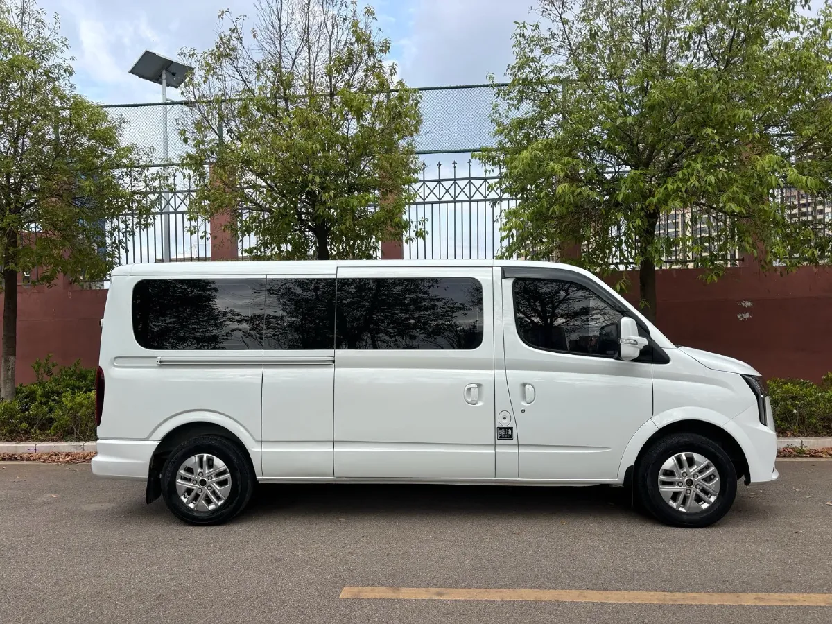 2025 MAXUS XinTu V80 2.0T 147HP L4 6MT,autocango,china used car exporter,china ev exporter,chinese used car exporter,chinese used ev exporter