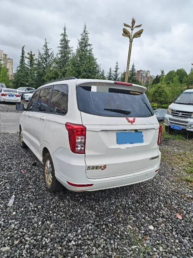 2021 WuLing HongGuang 1.5L 99HP L4 6MT,autocango,china used car exporter,china ev exporter,chinese used car exporter,chinese used ev exporter