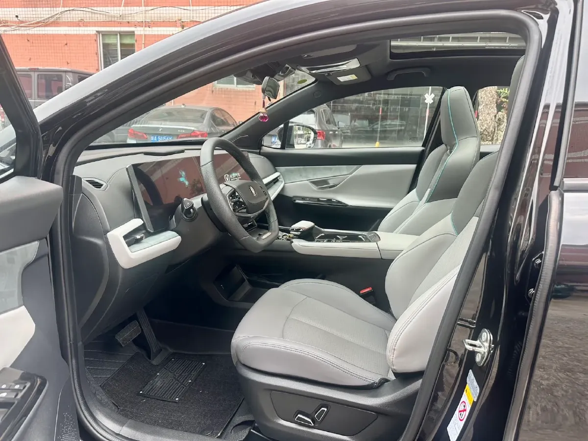 2023 ChangAn UNI-T 1.5T 188HP L4 7DCT,autocango,china used car exporter,china ev exporter,chinese used car exporter,chinese used ev exporter