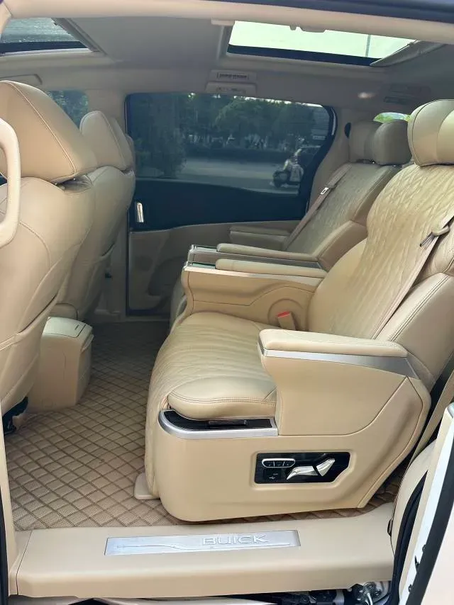 2022 Buick GL8 2.0T 237HP L4 9AT,autocango,china used car exporter,china ev exporter,chinese used car exporter,chinese used ev exporter